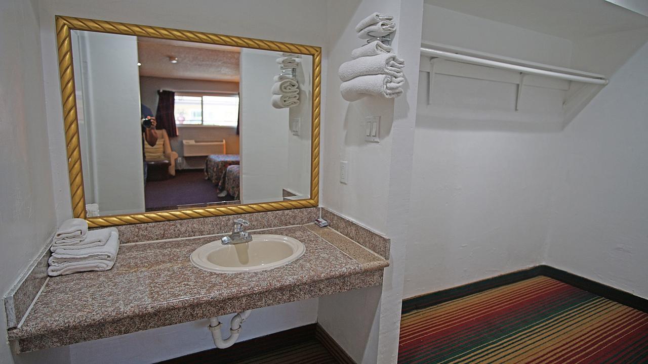 Los Angeles Inn & Suites - Lax West Athens Exteriér fotografie